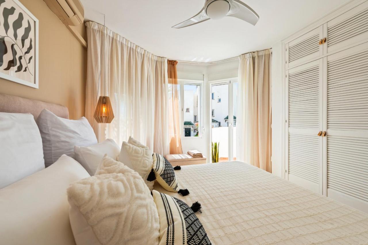 에스테포나 Cozy Townhouse Selwo 빌라 외부 사진